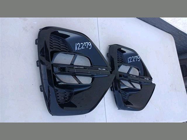 bontott KIA SPORTAGE Jobb Ködlámpa Rács