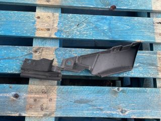 bontott KIA SPORTAGE Jobb Sárvédő Csavar Burkolat