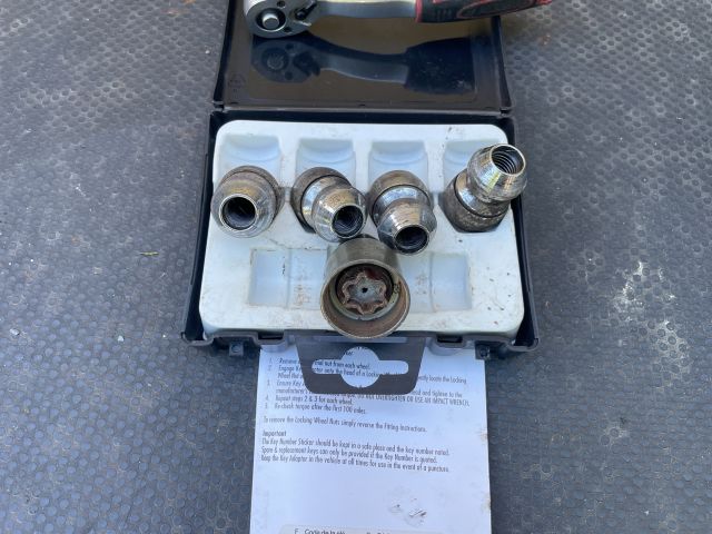 bontott KIA SPORTAGE Kerék Csavar Szett