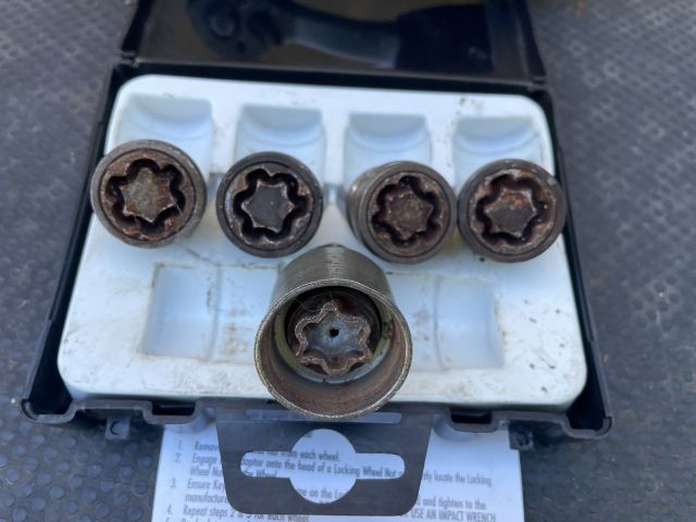 bontott KIA SPORTAGE Kerék Csavar Szett