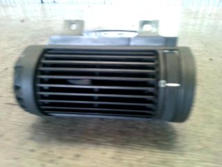 bontott KIA SPORTAGE Középső Jobb Szellőző