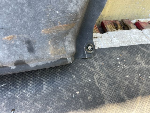 bontott KIA SPORTAGE Középső Kipufogó Dob Hővédő Lemez