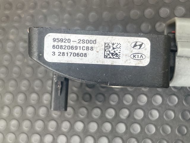 bontott KIA SPORTAGE Központi Ütközés Érzékelő