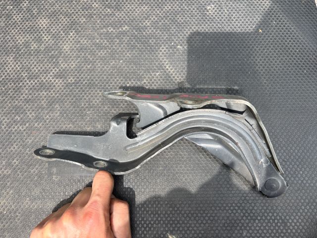 bontott KIA SPORTAGE Motorháztető Jobb Zsanér