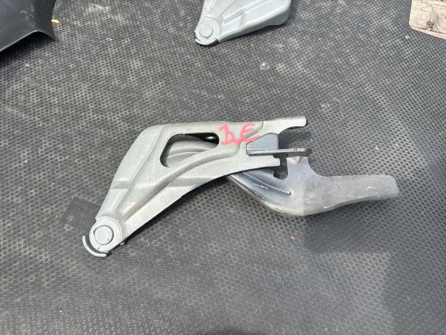 bontott KIA SPORTAGE Motorháztető Jobb Zsanér