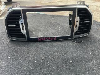 bontott KIA SPORTAGE Multifunkciós Kijelző Keret