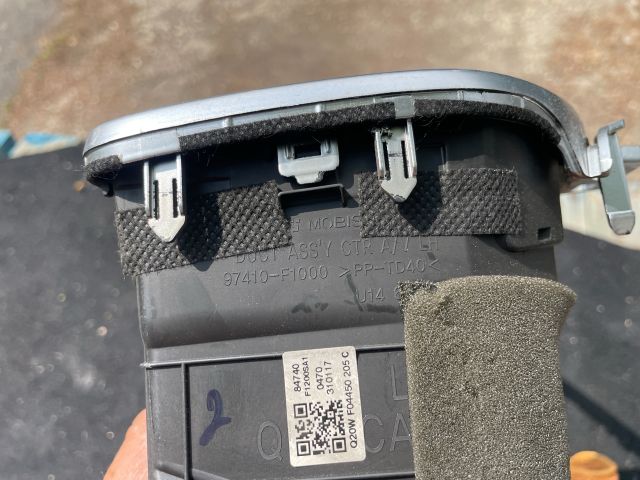 bontott KIA SPORTAGE Multifunkciós Kijelző Keret