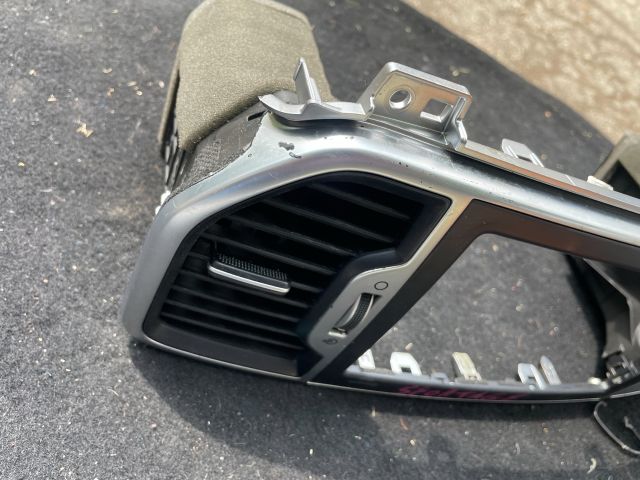 bontott KIA SPORTAGE Multifunkciós Kijelző Keret