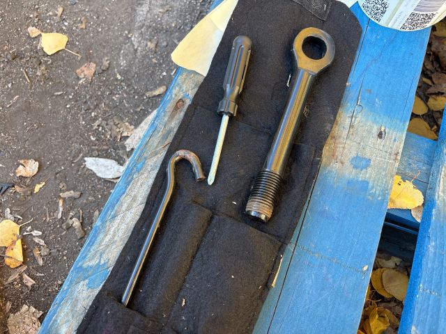 bontott KIA SPORTAGE Szerszámkészlet