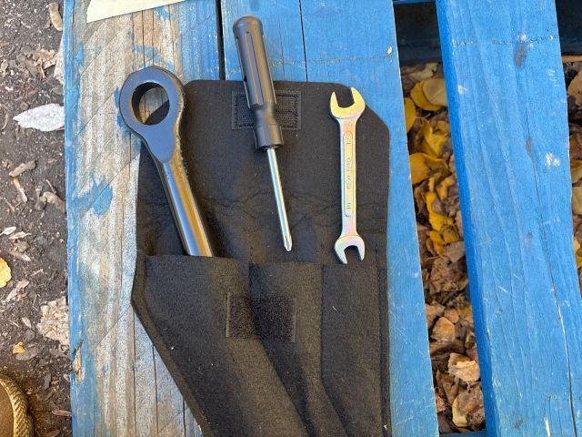 bontott KIA SPORTAGE Szerszámkészlet