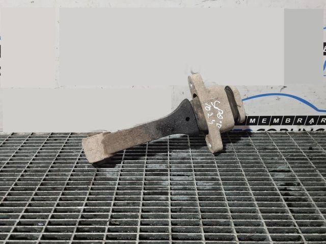 bontott KIA SPORTAGE Tartó Bak