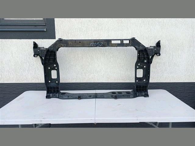 bontott KIA SPORTAGE Vízhűtő Radiátor Tartó