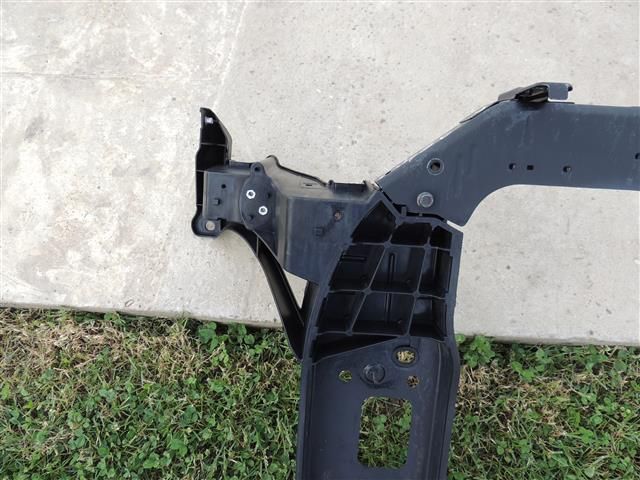 bontott KIA SPORTAGE Vízhűtő Radiátor Tartó