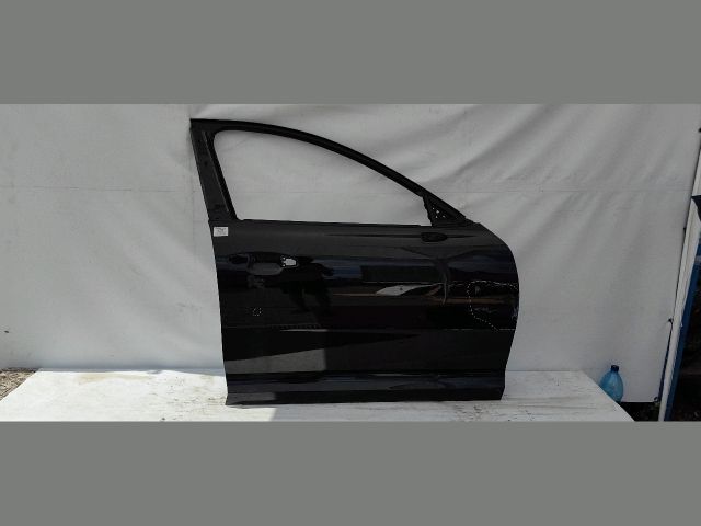 bontott KIA STINGER Jobb első Ajtó (Üres lemez)