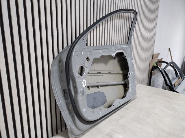 bontott KIA STINGER Jobb első Ajtó (Üres lemez)