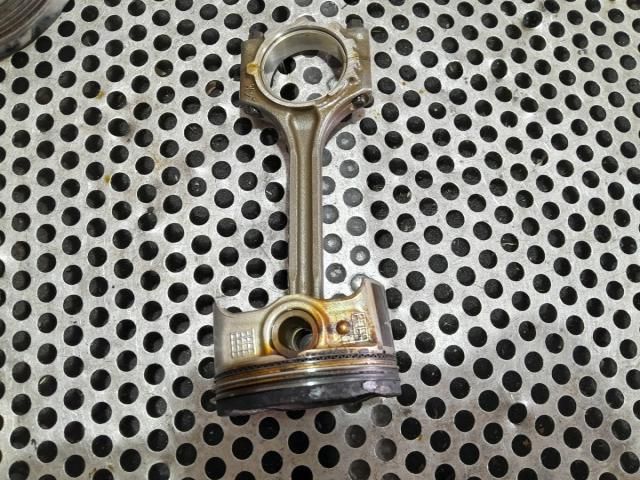 bontott KIA STONIC Dugattyú