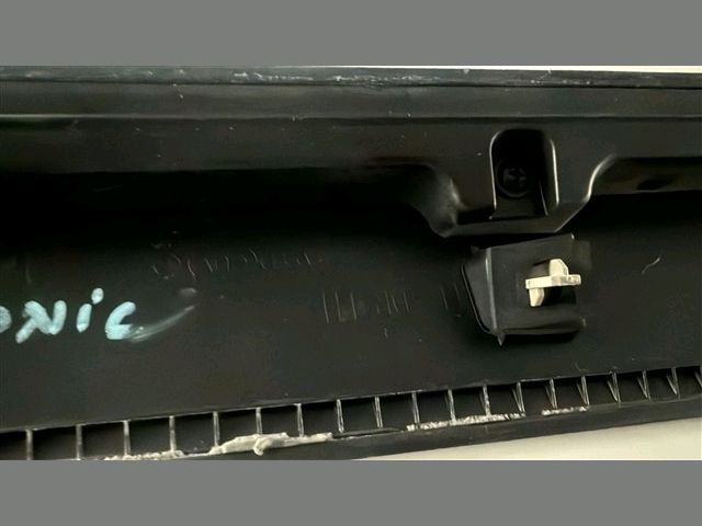 bontott KIA STONIC Bal első Ajtó Díszléc