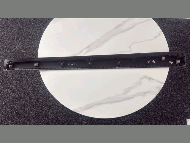 bontott KIA STONIC Bal első Ajtó Díszléc