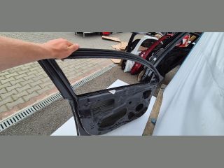 bontott KIA STONIC Bal első Ajtó (Üres lemez)