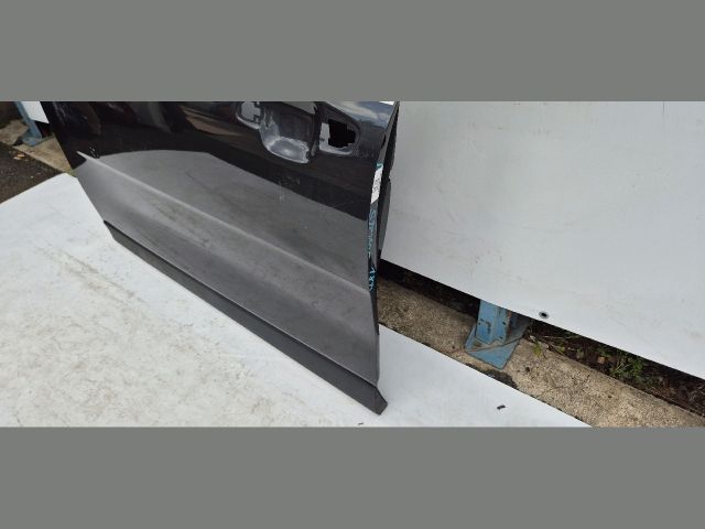 bontott KIA STONIC Bal első Ajtó (Üres lemez)