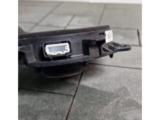 bontott KIA STONIC Jobb hátsó Hangszóró