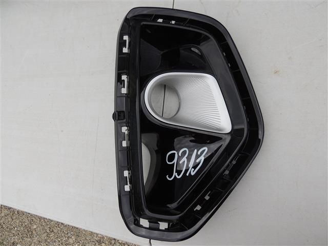 bontott KIA STONIC Jobb Ködlámpa Rács