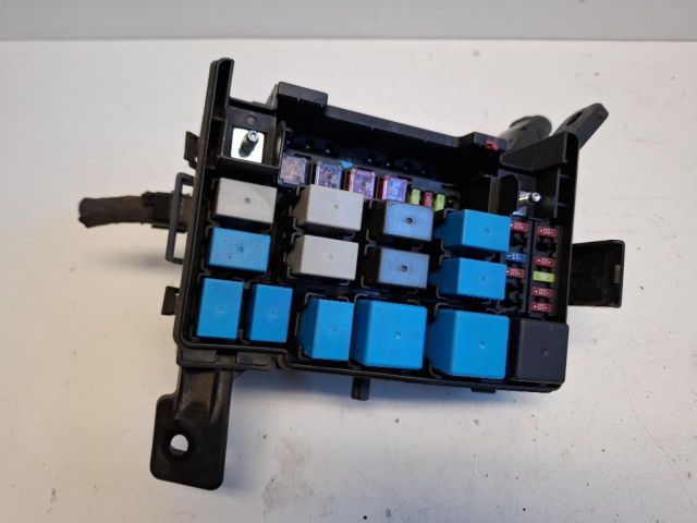 bontott KIA VENGA Biztosítéktábla Motortér