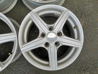 bontott KIA VENGA Alufelni Szett