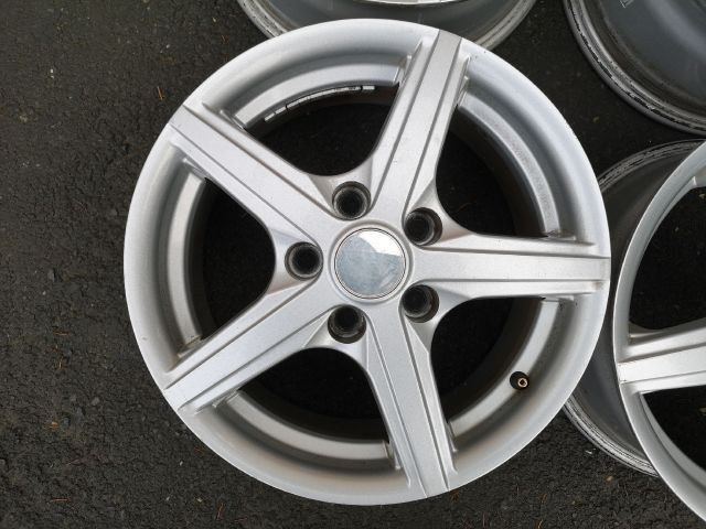 bontott KIA VENGA Alufelni Szett