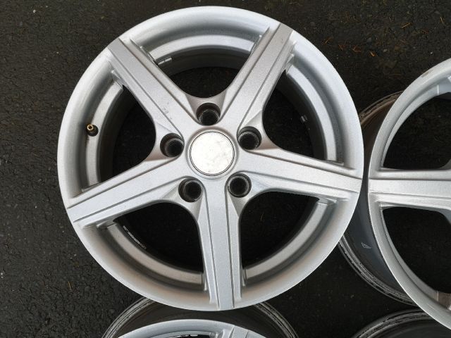 bontott KIA VENGA Alufelni Szett