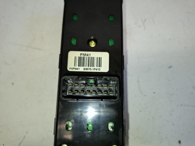 bontott KIA VENGA Bal első Ablakemelő Kapcsoló