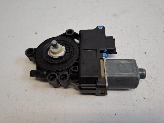 bontott KIA VENGA Bal első Ablakemelő Motor