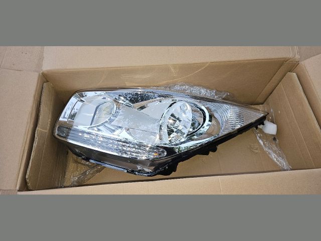 bontott KIA VENGA Bal Fényszóró