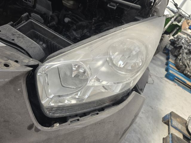 bontott KIA VENGA Bal Fényszóró