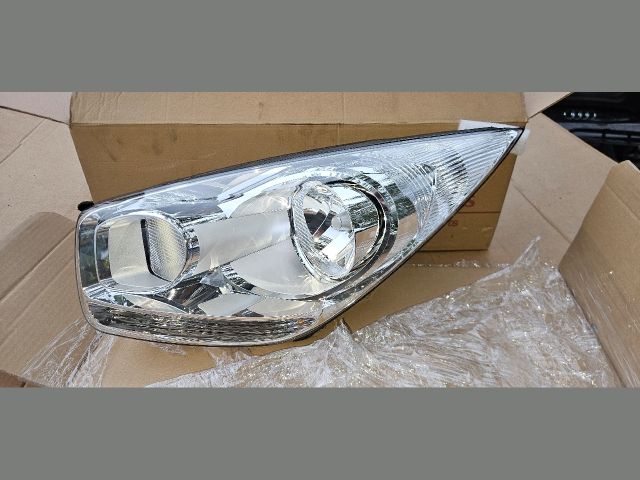 bontott KIA VENGA Bal Fényszóró