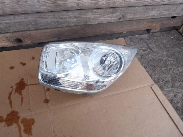 bontott KIA VENGA Bal Fényszóró