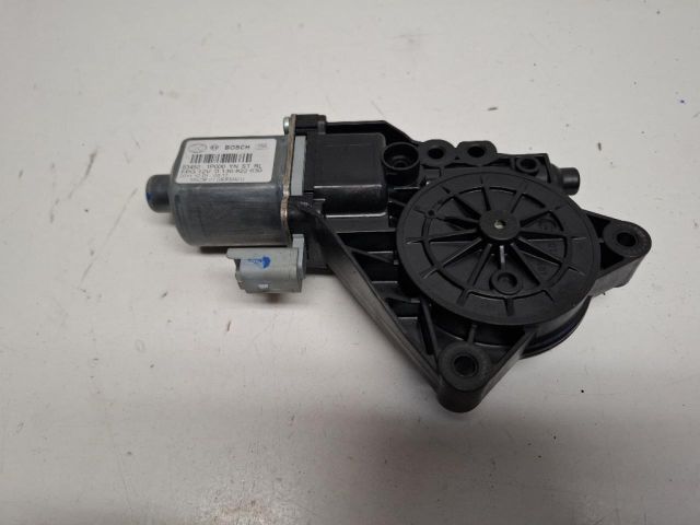 bontott KIA VENGA Bal hátsó Ablakemelő Motor