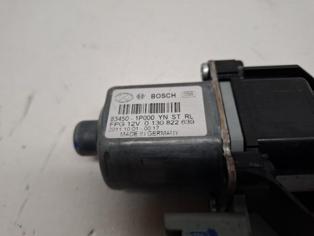 bontott KIA VENGA Bal hátsó Ablakemelő Motor