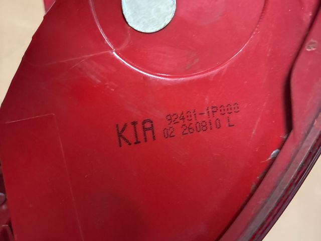 bontott KIA VENGA Bal Külső Hátsó Lámpa