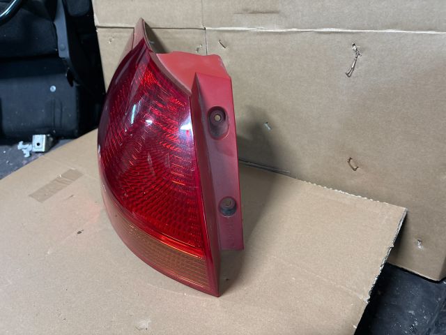 bontott KIA VENGA Bal Külső Hátsó Lámpa