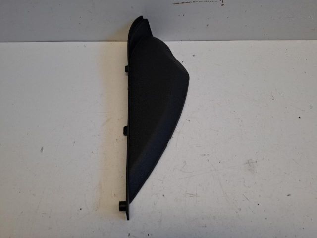 bontott KIA VENGA Bal Műszerfal Oldalkárpit