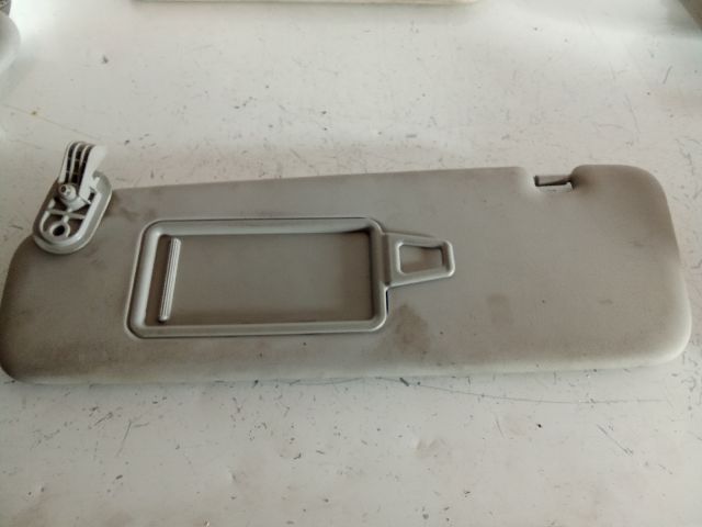 bontott KIA VENGA Bal Napellenző