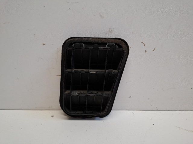 bontott KIA VENGA Csomagtér Szellőző Bal