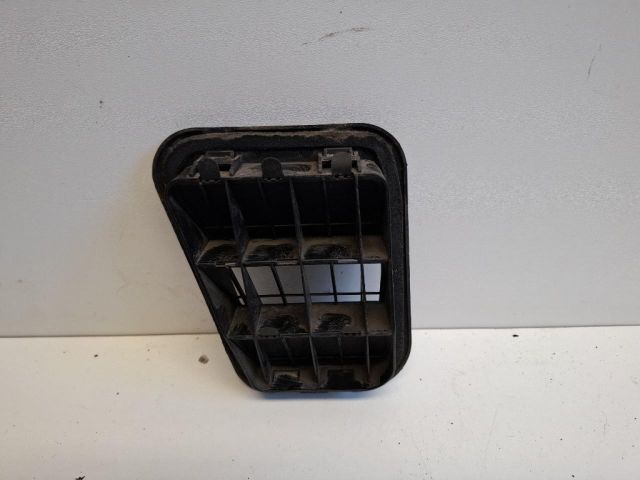 bontott KIA VENGA Csomagtér Szellőző Jobb