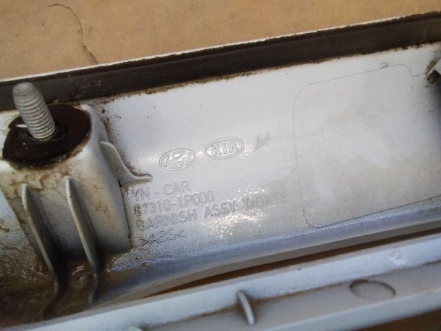 bontott KIA VENGA Csomagtérajtó Díszléc