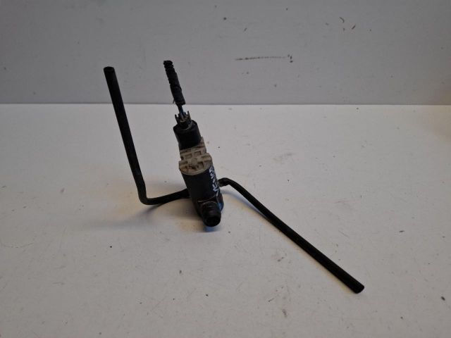 bontott KIA VENGA Első Ablakmosó Szivattyú