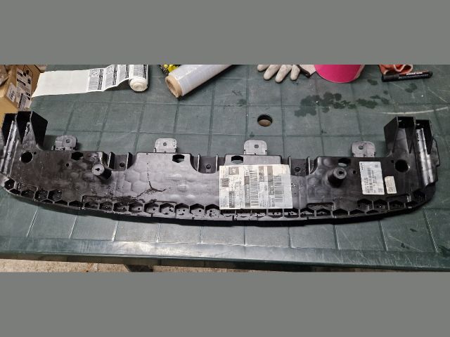 bontott KIA VENGA Első Lökhárító Alsó (Műanyag)