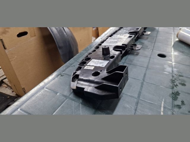 bontott KIA VENGA Első Lökhárító Alsó (Műanyag)