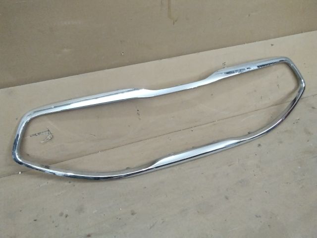 bontott KIA VENGA Hűtőrács