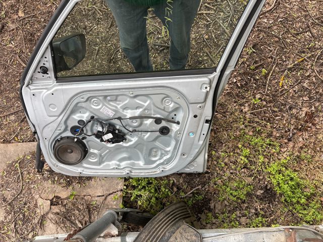 bontott KIA VENGA Jobb első Ajtó (Részeivel)
